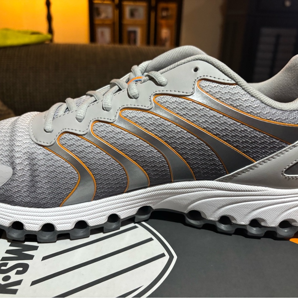 McLaren Formula 1 -K-SWISS tubes*200 X
Men’s Comfort Technology Sports Shoes 15M - Picture 5 of 13